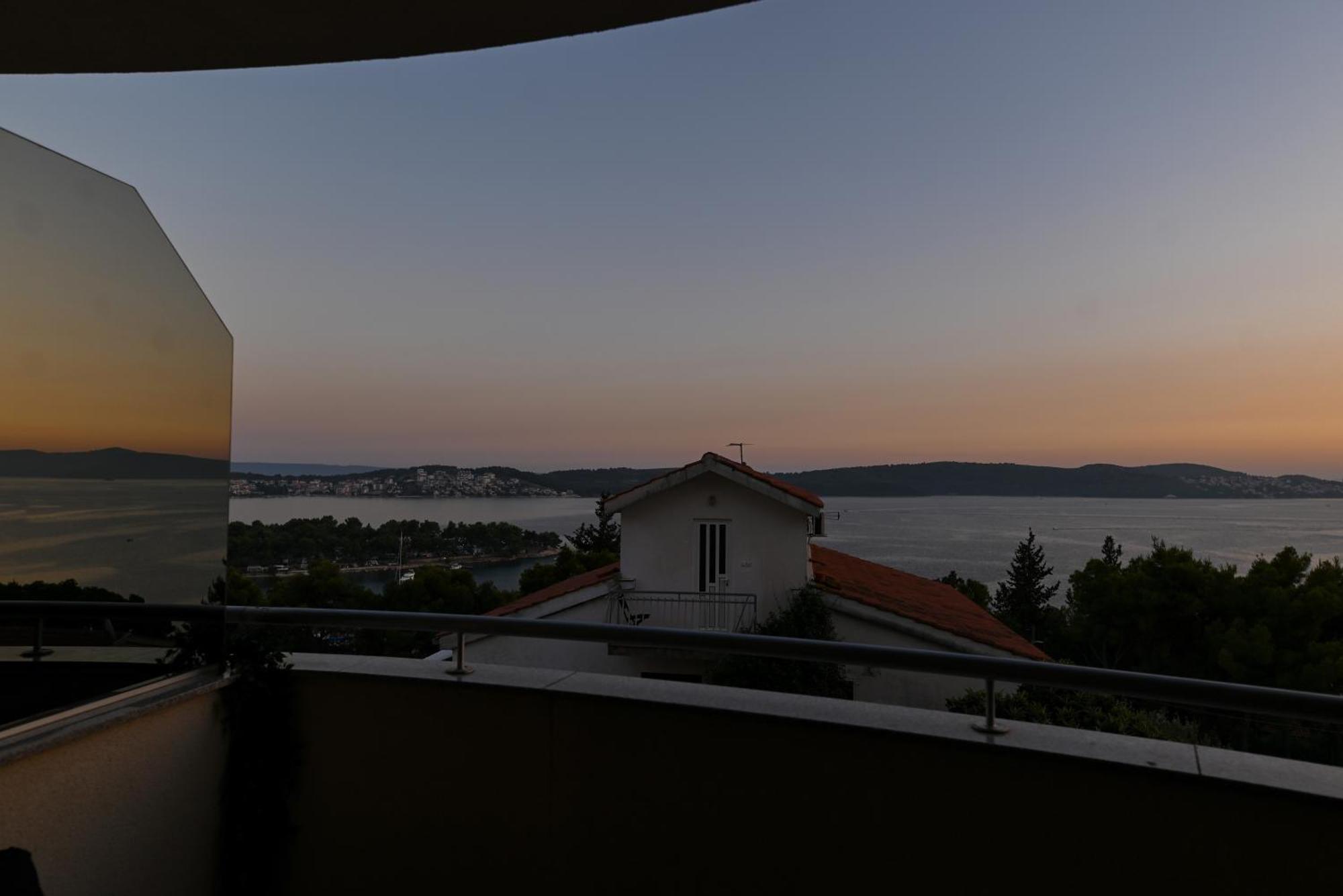 Sunny Place With Sea View Trogir Exterior foto